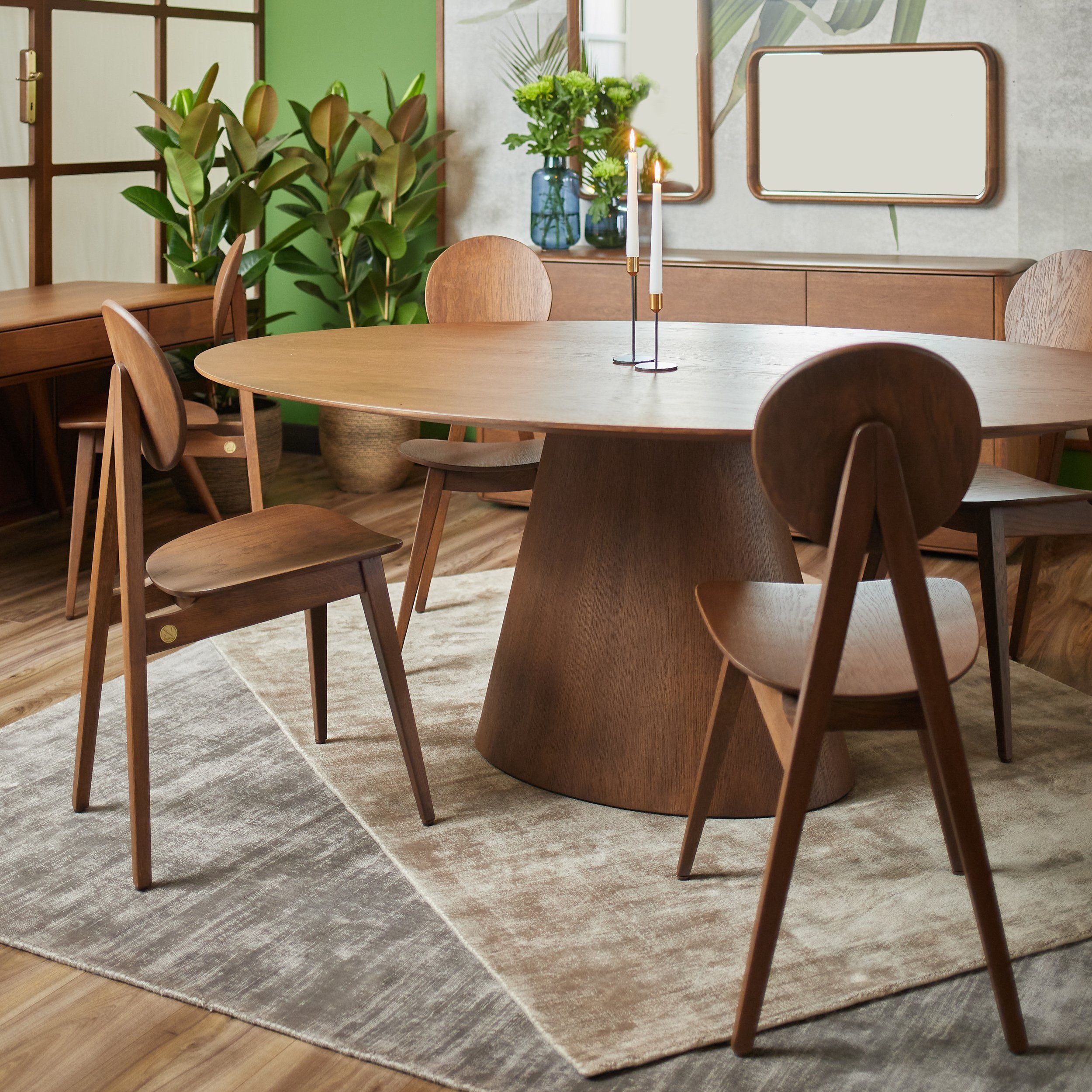 Inia Round Dining Table — NORD ARIN
